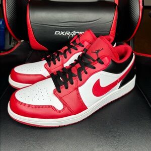 Jordan 1 Low ‘Reverse black toe’ - Size 12